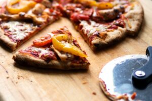 Czym różni się pizza włoska od amerykańskiej?